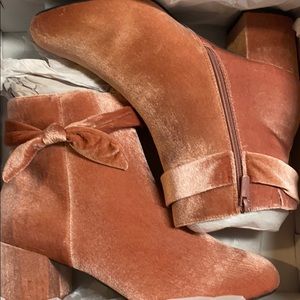 Mauve Velvet Bow Ankle booty